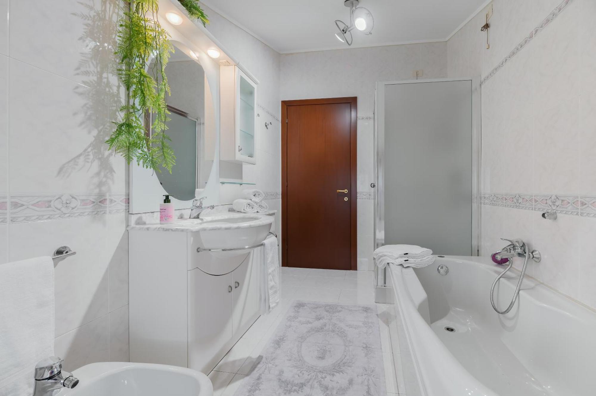 Casa Di Iaio - 90 M2 Apt With Free Wi-Fi, Netflix, Home Cinema & Parking Гориция Экстерьер фото